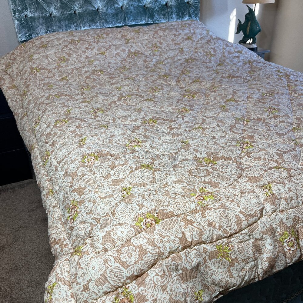 RARE FIND Vintage Never Used Bedspread.  Floral and Lace Pattern